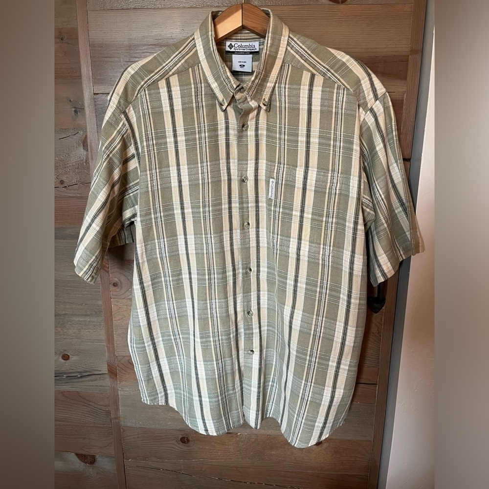 Columbia Short-Sleeve Plaid Button-Down Shirt in Olive and Beige